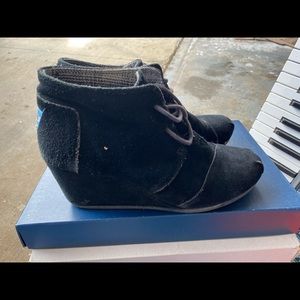 Tom’s wedges, good condition
